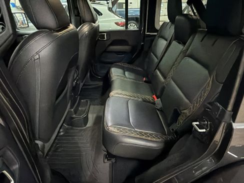 Used 2021 Jeep Wrangler Unlimited Sahara image 23