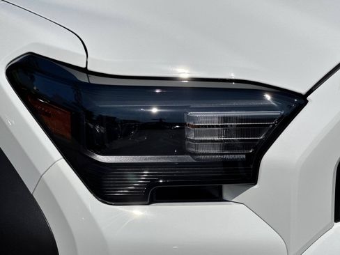 New 2026 Toyota 4Runner SR5 AWD/4WD image 32