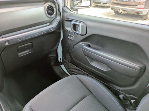 Used 2022 Jeep Wrangler Unlimited Rubicon 4xe AWD/4WD image 10