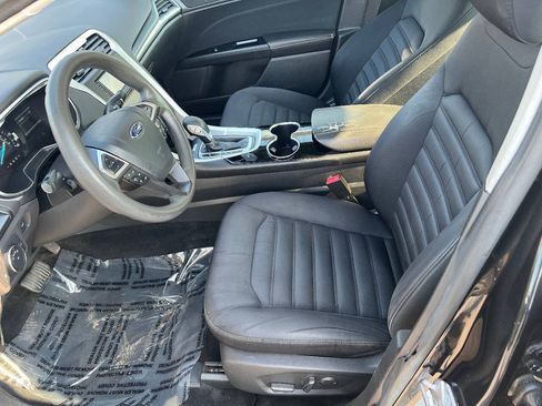 Used 2014 Ford Fusion SE FWD image 18