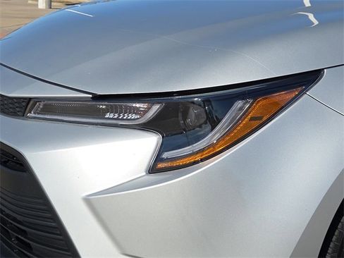 Used 2024 Toyota Corolla LE image 4