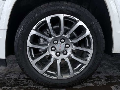 Used 2022 GMC Acadia Denali w/ Denali Technology Package image 40