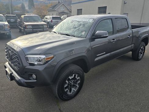 Used 2022 Toyota Tacoma TRD Off-Road image 26