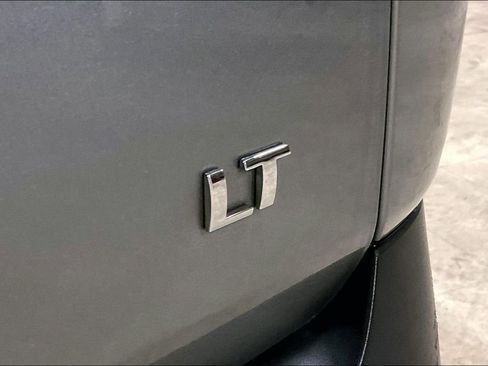 Used 2023 Chevrolet Traverse LT w/ LT Premium Package image 8