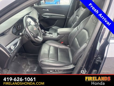 Used 2022 Cadillac XT4 Premium Luxury image 17