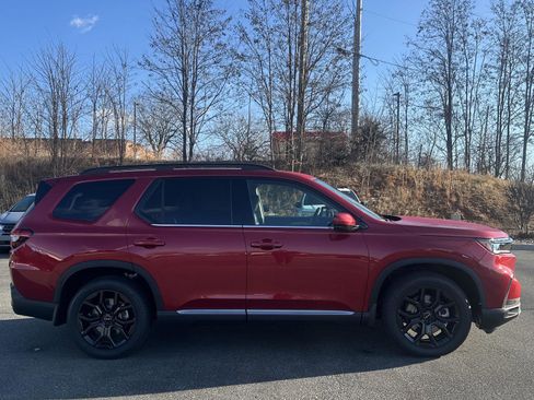 New 2025 Honda Pilot Touring image 6