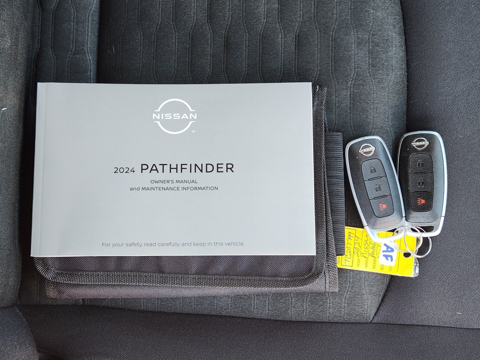 Used 2024 Nissan Pathfinder S FWD image 41