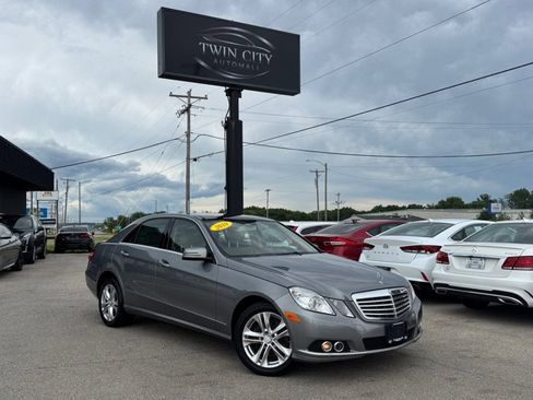 Used 2010 Mercedes-Benz E 350 4MATIC Sedan image 1