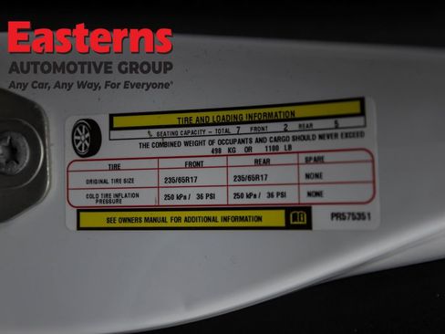 Used 2023 Chrysler Pacifica Touring-L FWD image 35