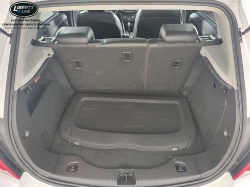 Used 2019 Chevrolet Trax LT w/ LT Convenience Package FWD image 16
