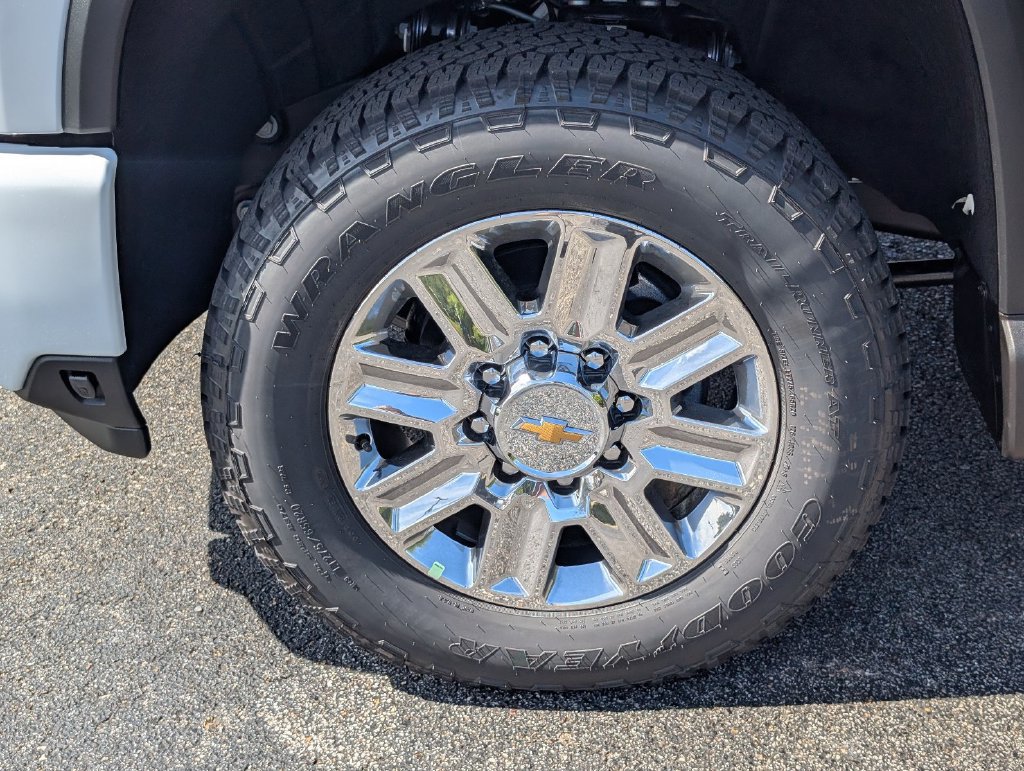 New 2026 Chevrolet Silverado 2500 High Country w/ High Country Premium Package AWD/4WD image 11