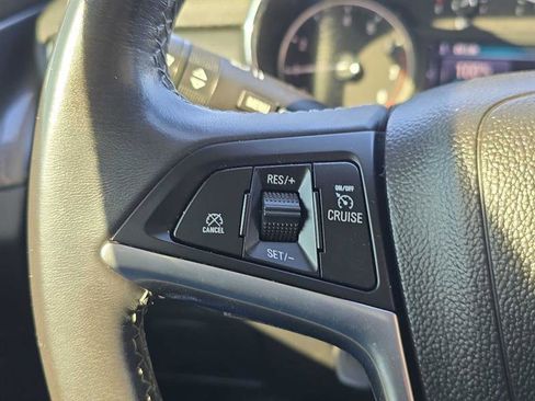 Used 2020 Buick Encore Preferred AWD/4WD image 22