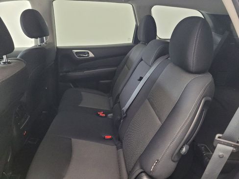 Used 2019 Nissan Pathfinder SV FWD image 18