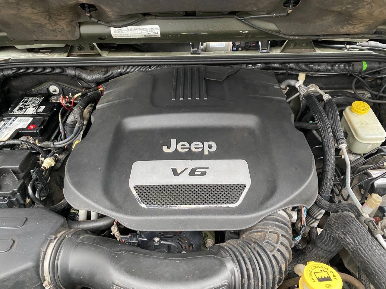 Used 2015 Jeep Wrangler Unlimited Rubicon AWD/4WD image 52