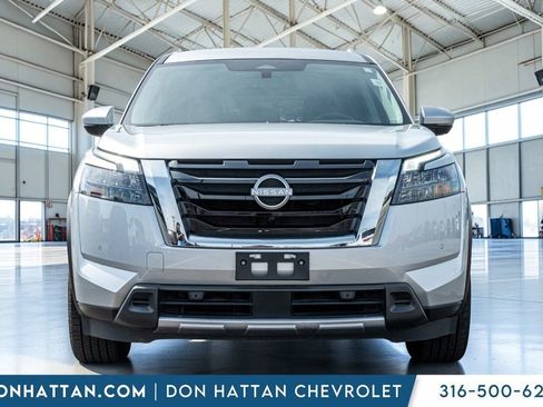 Used 2025 Nissan Pathfinder SL FWD image 37