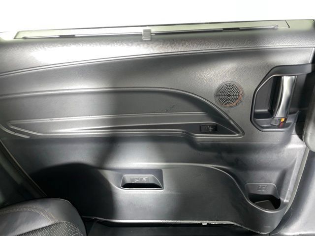 Used 2025 Toyota Sienna Limited AWD/4WD image 20