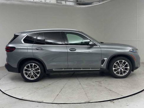 Used 2024 BMW X5 xDrive40i w/ Premium Package AWD/4WD image 9