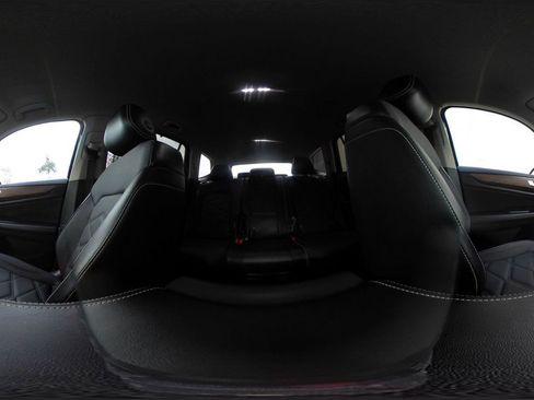 Used 2025 Volkswagen Atlas SE image 43