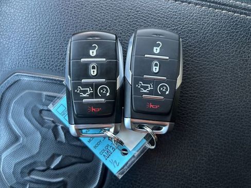 Used 2022 RAM 1500 Laramie image 32
