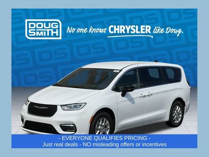 New 2026 Chrysler Pacifica Select