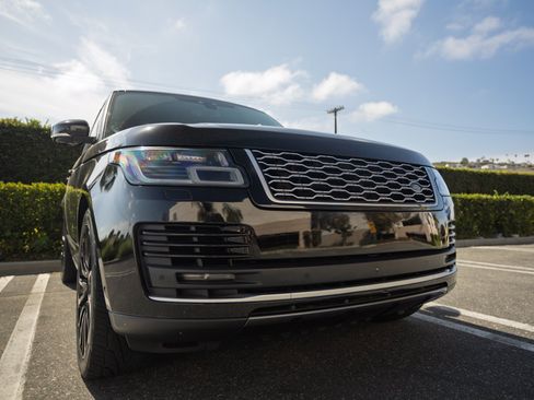 Used 2018 Land Rover Range Rover Supercharged AWD/4WD image 11