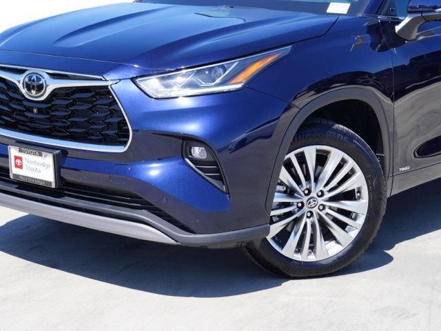 Certified 2026 Toyota Highlander Platinum AWD/4WD image 6