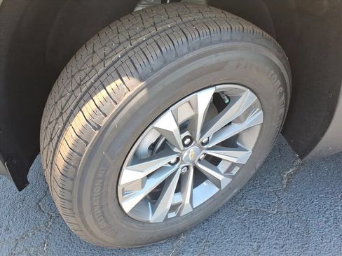 New 2026 Chevrolet Equinox LT w/ Convenience Package II FWD image 16