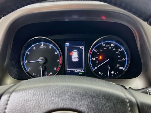 Used 2018 Toyota RAV4 XLE FWD image 22