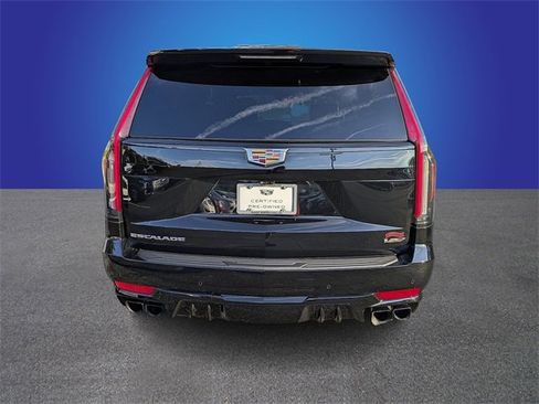 Certified 2024 Cadillac Escalade ESV V w/ LPO, Floor Liner Package image 4