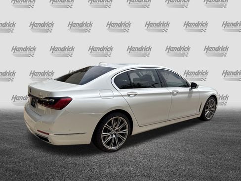 Used 2022 BMW 750i xDrive w/ Luxury Rear Seating Package AWD/4WD image 10