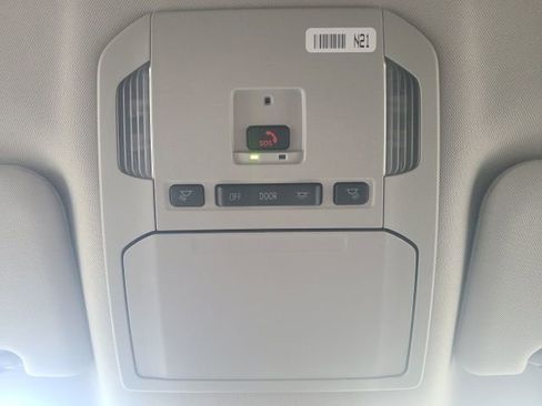 Used 2024 Toyota Highlander LE image 31