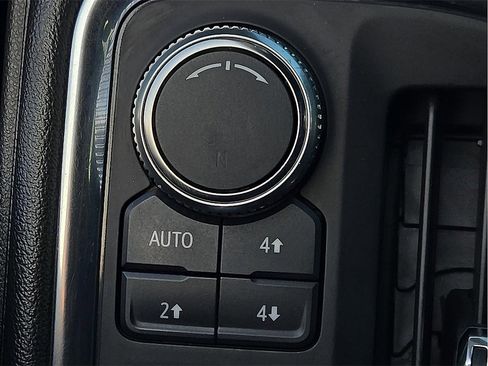 Used 2019 GMC Sierra 1500 AT4 w/ AT4 Premium Package image 18