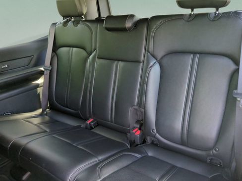 Used 2024 Jeep Wagoneer 4WD w/ Convenience Group I image 19
