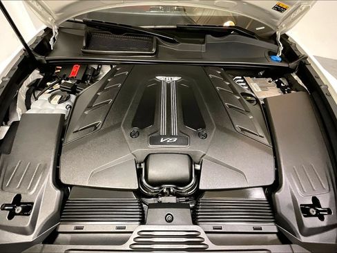 Used 2022 Bentley Bentayga AWD/4WD image 15