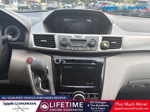 Used 2016 Honda Odyssey SE image 9