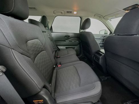 Used 2024 Nissan Pathfinder SV FWD image 34