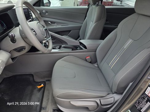 Certified 2025 Hyundai Elantra Sport FWD image 11