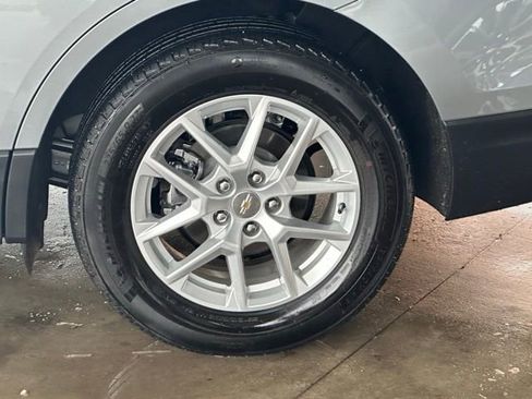 Used 2023 Chevrolet Equinox LT image 11