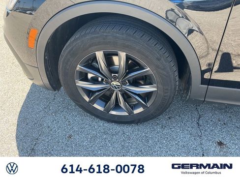 Used 2023 Volkswagen Tiguan SE w/ Panoramic Sunroof Package image 19
