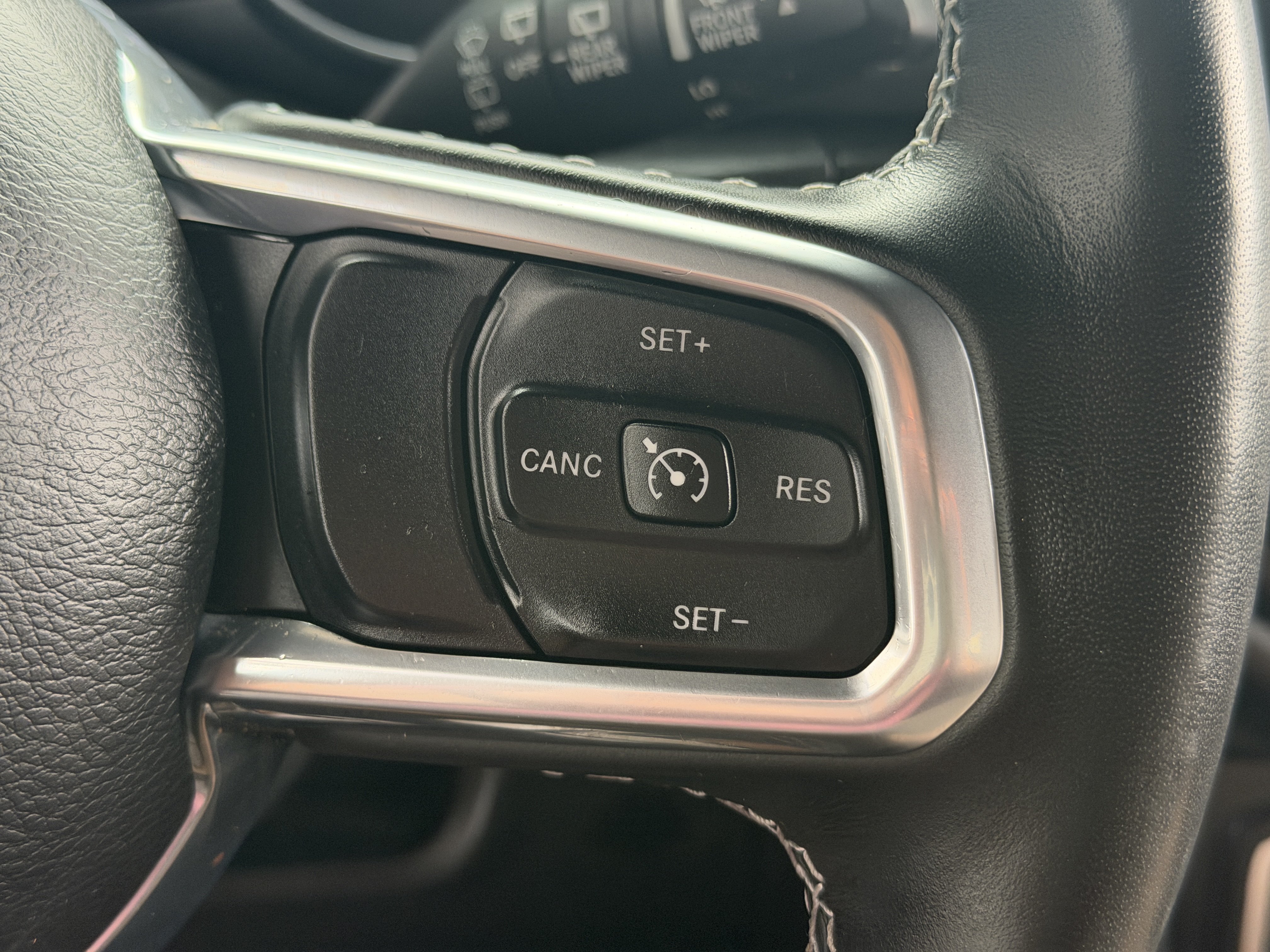 Used 2022 Jeep Wrangler Unlimited Sahara w/ Cold Weather Group AWD/4WD image 38