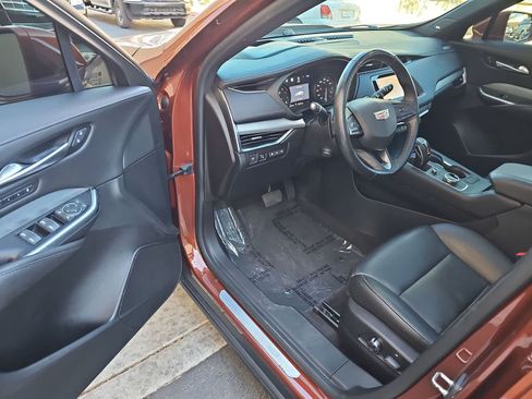 Used 2019 Cadillac XT4 Premium Luxury w/ Technology Package AWD/4WD image 10
