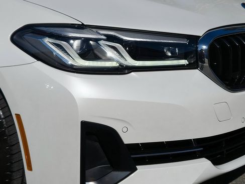 Used 2023 BMW 530e w/ Premium Package image 8