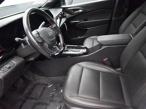 Used 2025 Chevrolet Trax RS w/ Driver Confidence Package FWD image 11