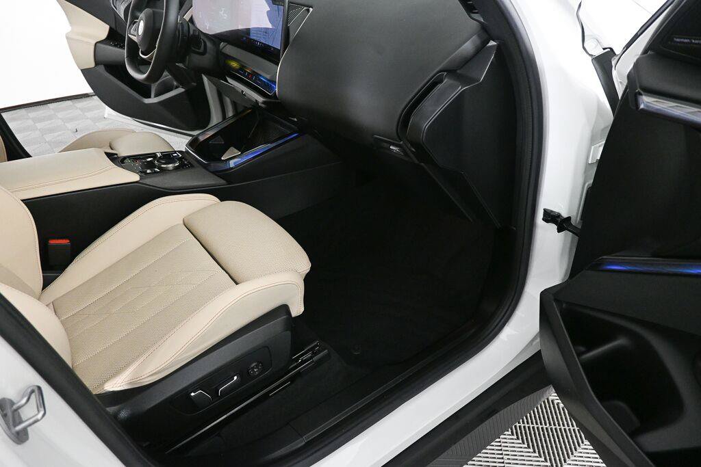 Used 2025 BMW X3 xDrive30i w/ Convenience Package AWD/4WD image 10