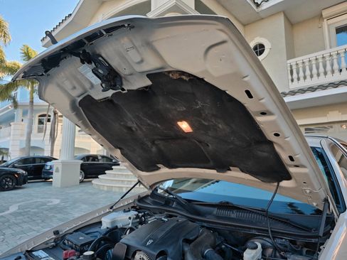 Used 2003 Lincoln Town Car Cartier image 70