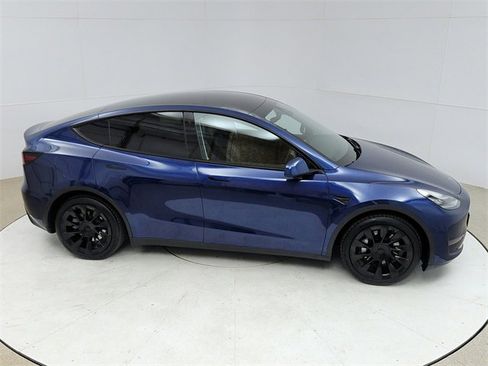 Used 2021 Tesla Model Y Long Range image 20