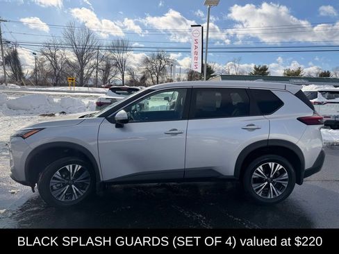 Used 2023 Nissan Rogue SV image 5
