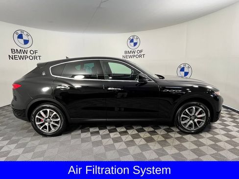 Used 2018 Maserati Levante AWD/4WD image 9
