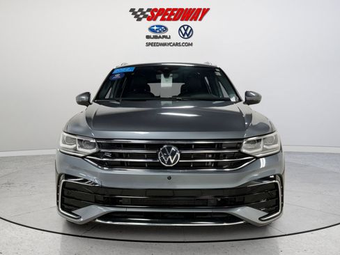 Certified 2022 Volkswagen Tiguan SEL R-Line image 2