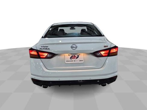 Used 2024 Nissan Altima 2.5 SR FWD image 8